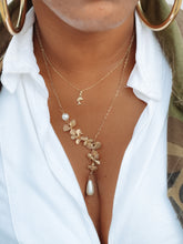 Load image into Gallery viewer, Delicate Nefertiti Necklace
