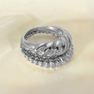 The Twisted Ring Set