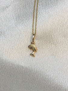 Delicate Nefertiti Necklace